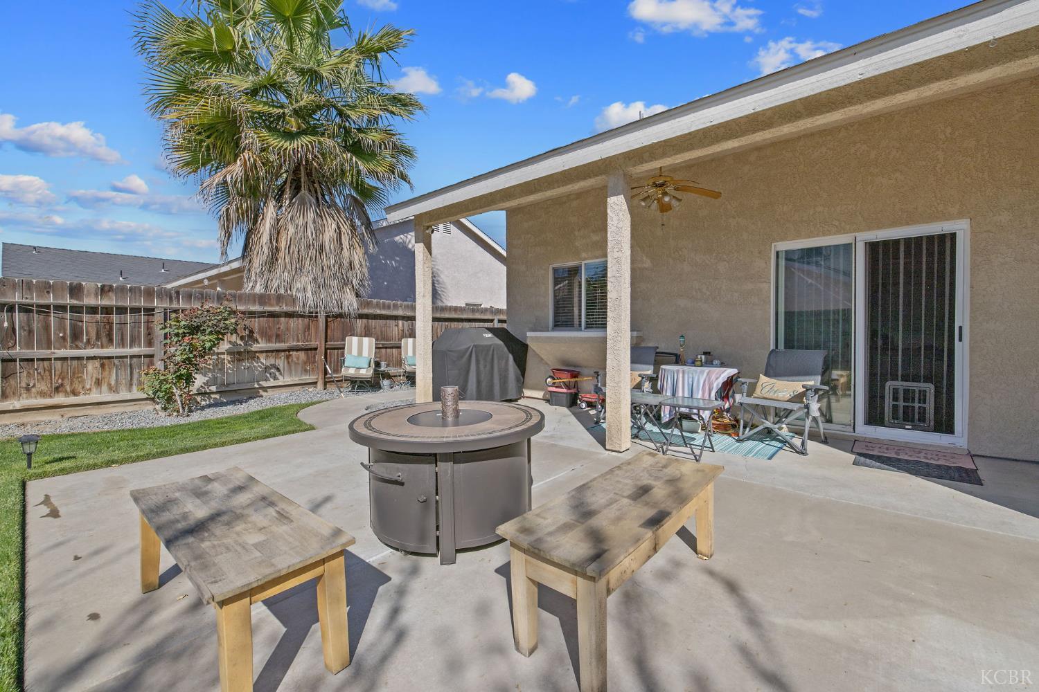 1587 Persimmon St, Lemoore, CA 93245