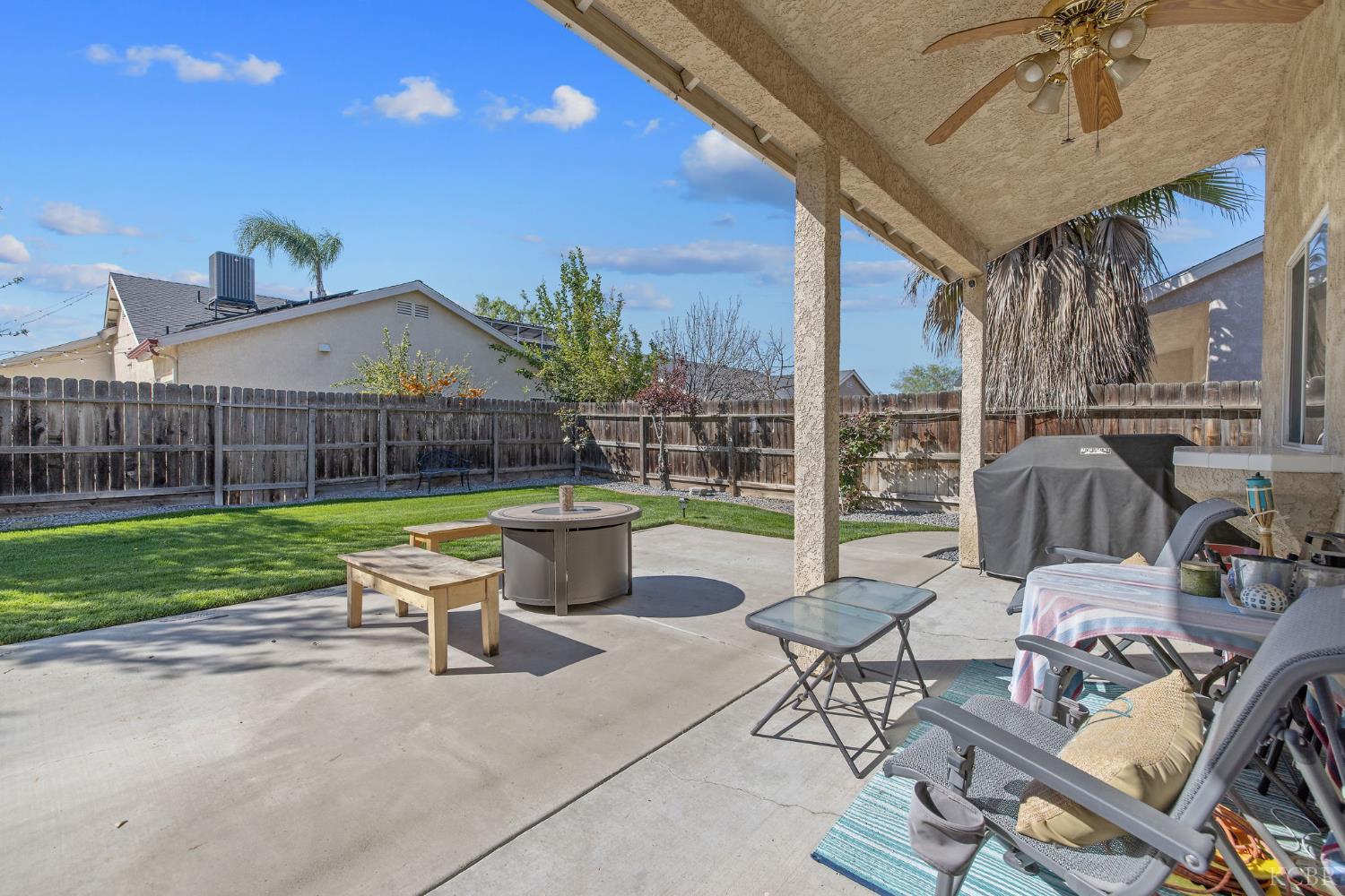1587 Persimmon St, Lemoore, CA 93245