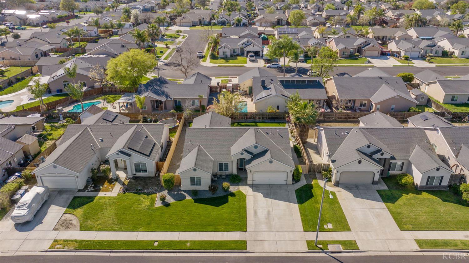 1587 Persimmon St, Lemoore, CA 93245