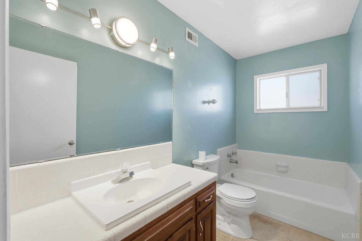 2234 Carter Way, Hanford, CA 93230