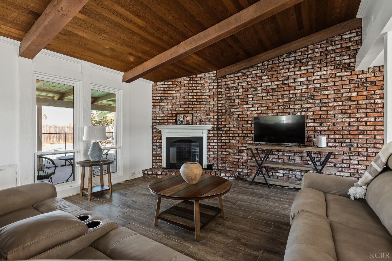 3230 W Pryor, Visalia, CA 93277