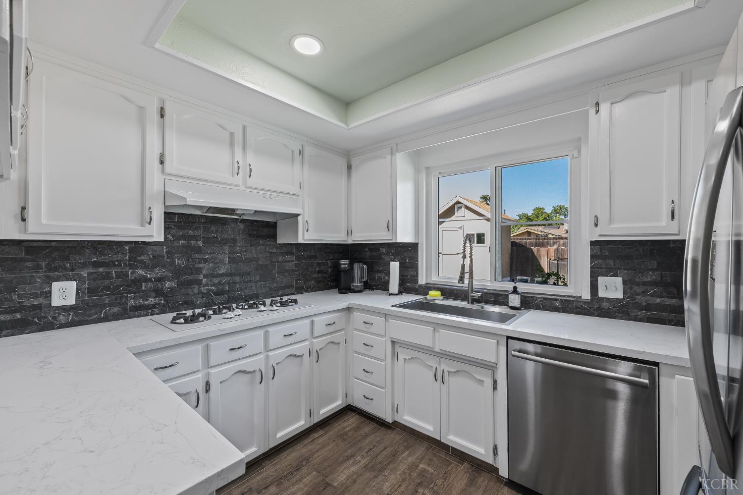 3230 W Pryor, Visalia, CA 93277