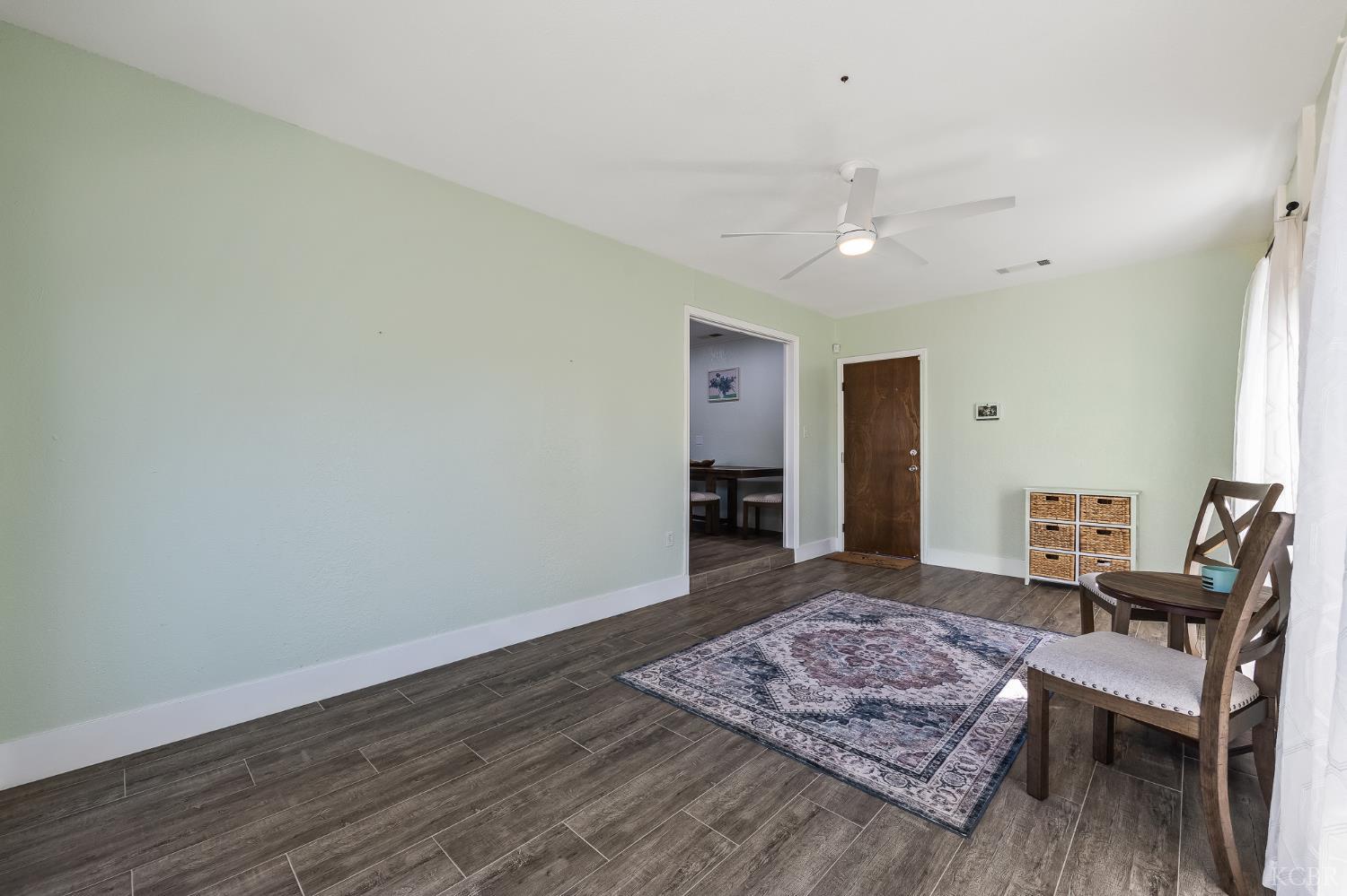 3230 W Pryor, Visalia, CA 93277