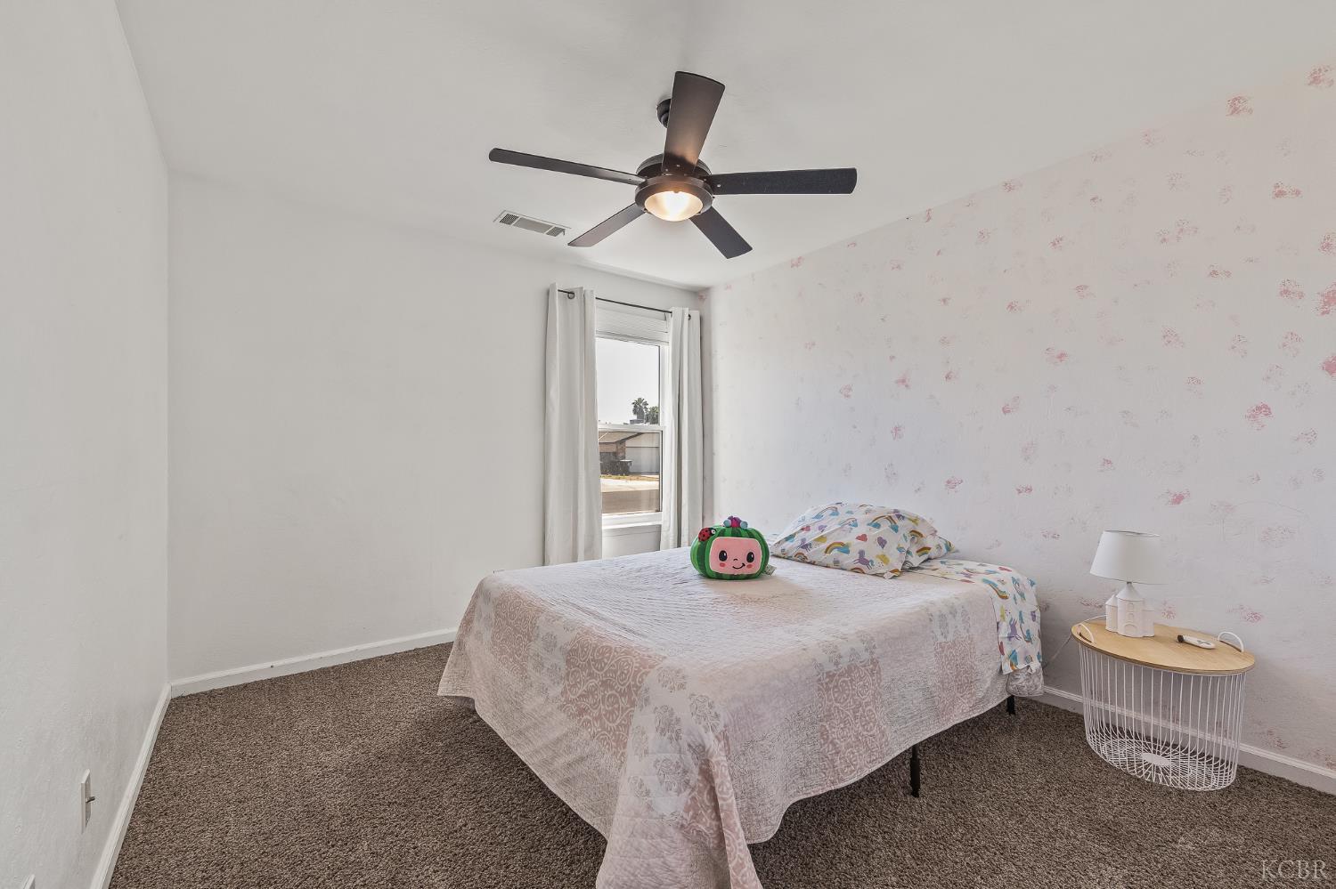 3230 W Pryor, Visalia, CA 93277