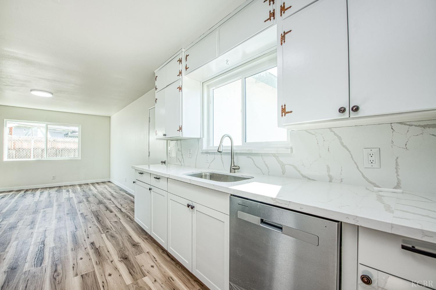 1167 Cling Cir, Hanford, CA 93230