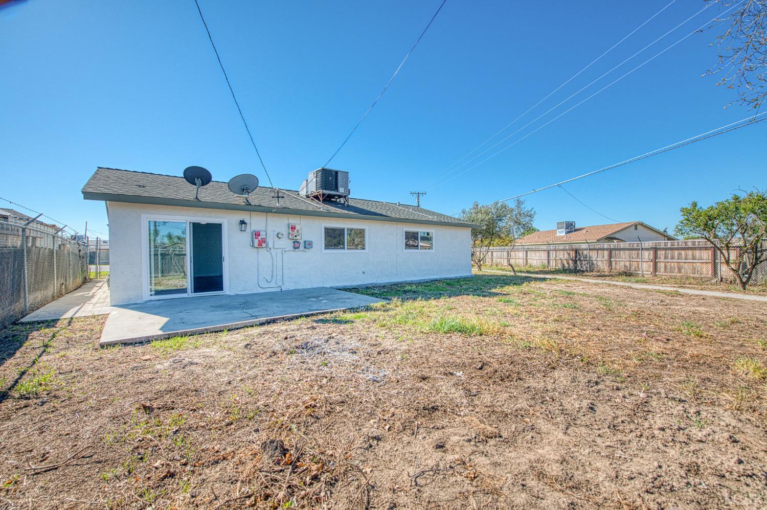 1167 Cling Cir, Hanford, CA 93230