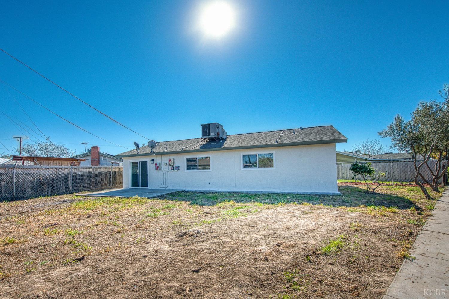 1167 Cling Cir, Hanford, CA 93230