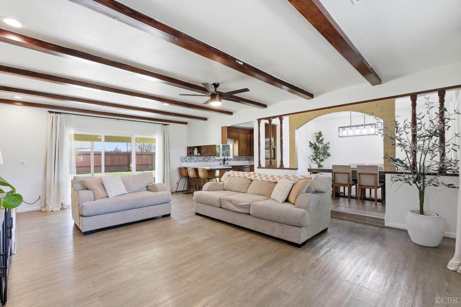 8895 14th Avenue, Hanford, CA 93230