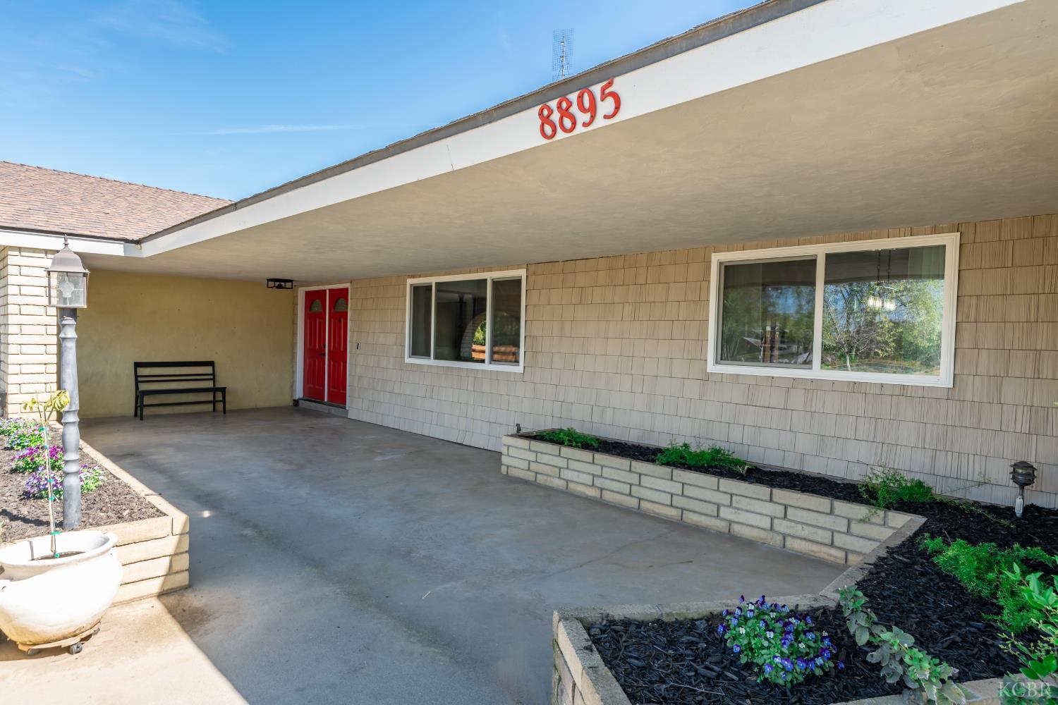 8895 14th Avenue, Hanford, CA 93230