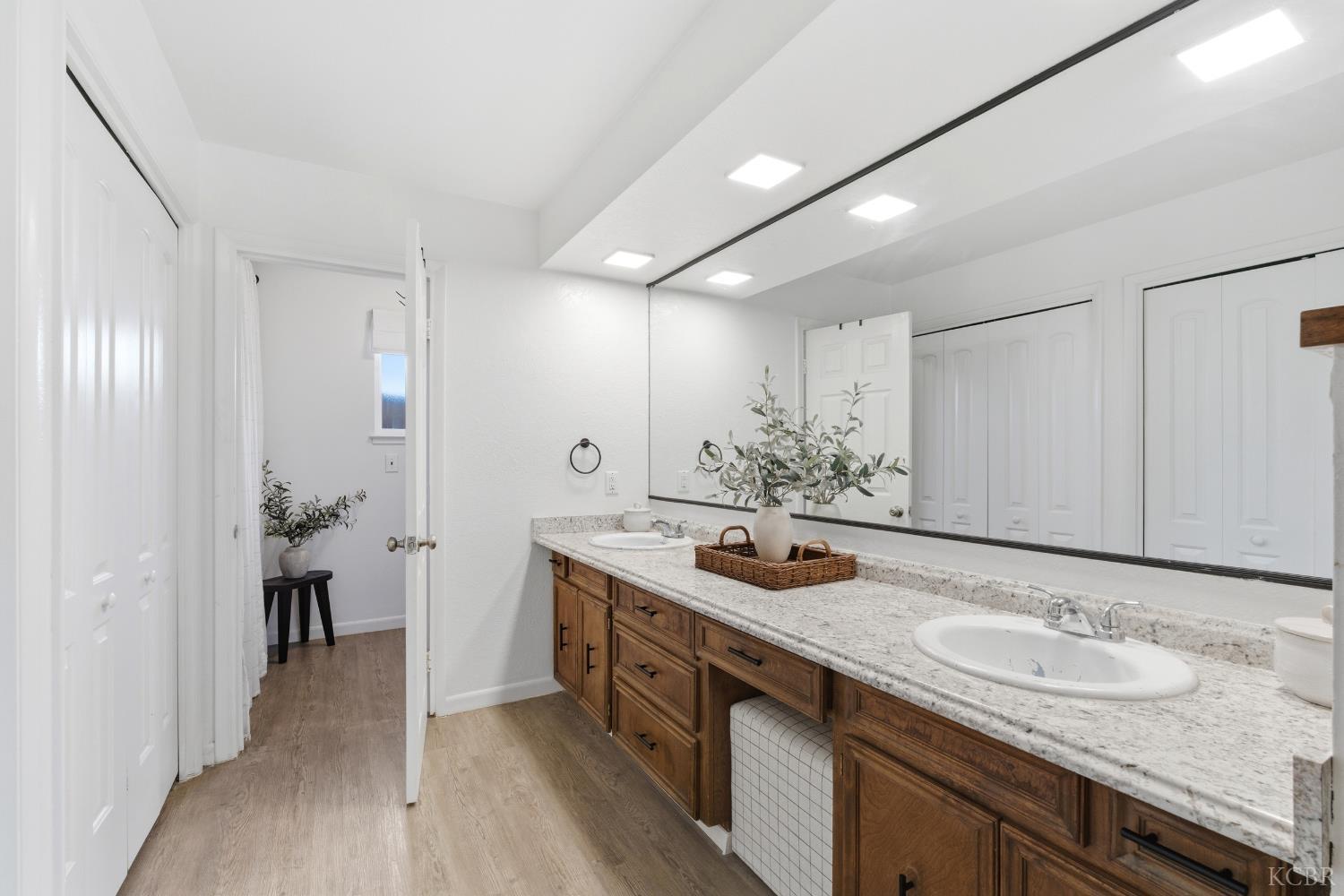 8895 14th Avenue, Hanford, CA 93230