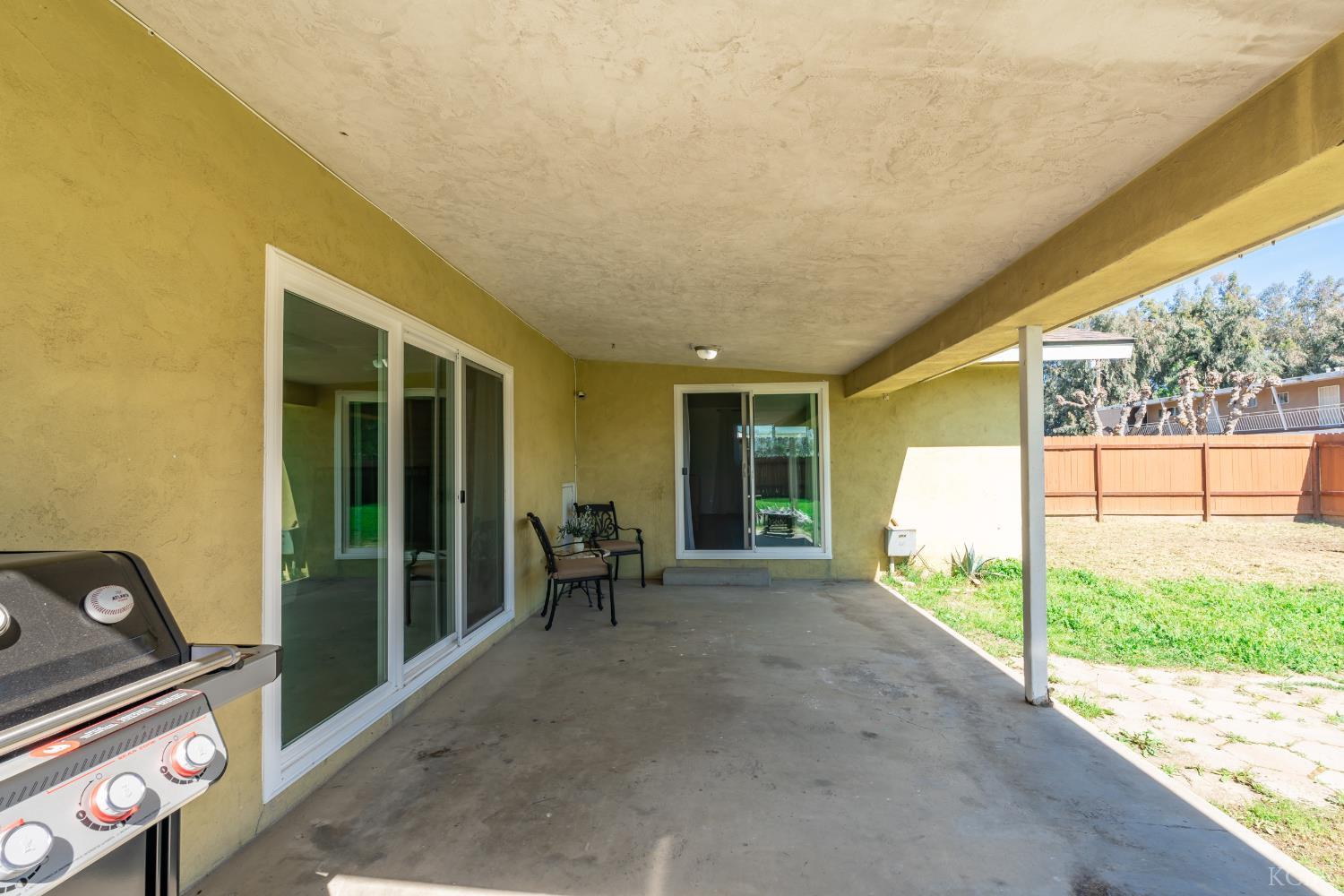 8895 14th Avenue, Hanford, CA 93230