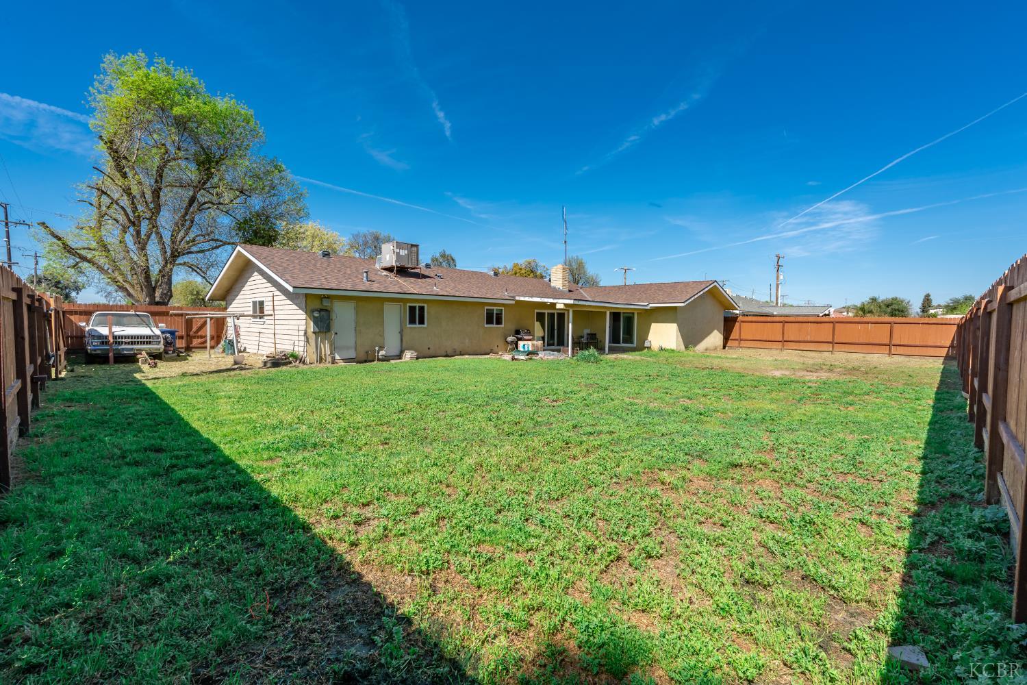 8895 14th Avenue, Hanford, CA 93230