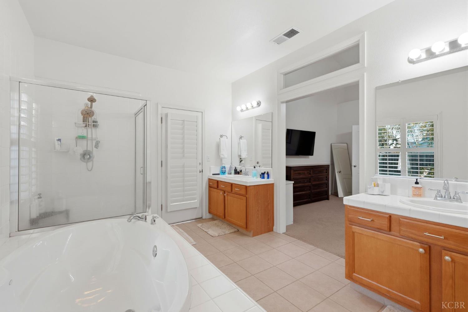 1005 Jubilee Ct, Lemoore, CA 93245