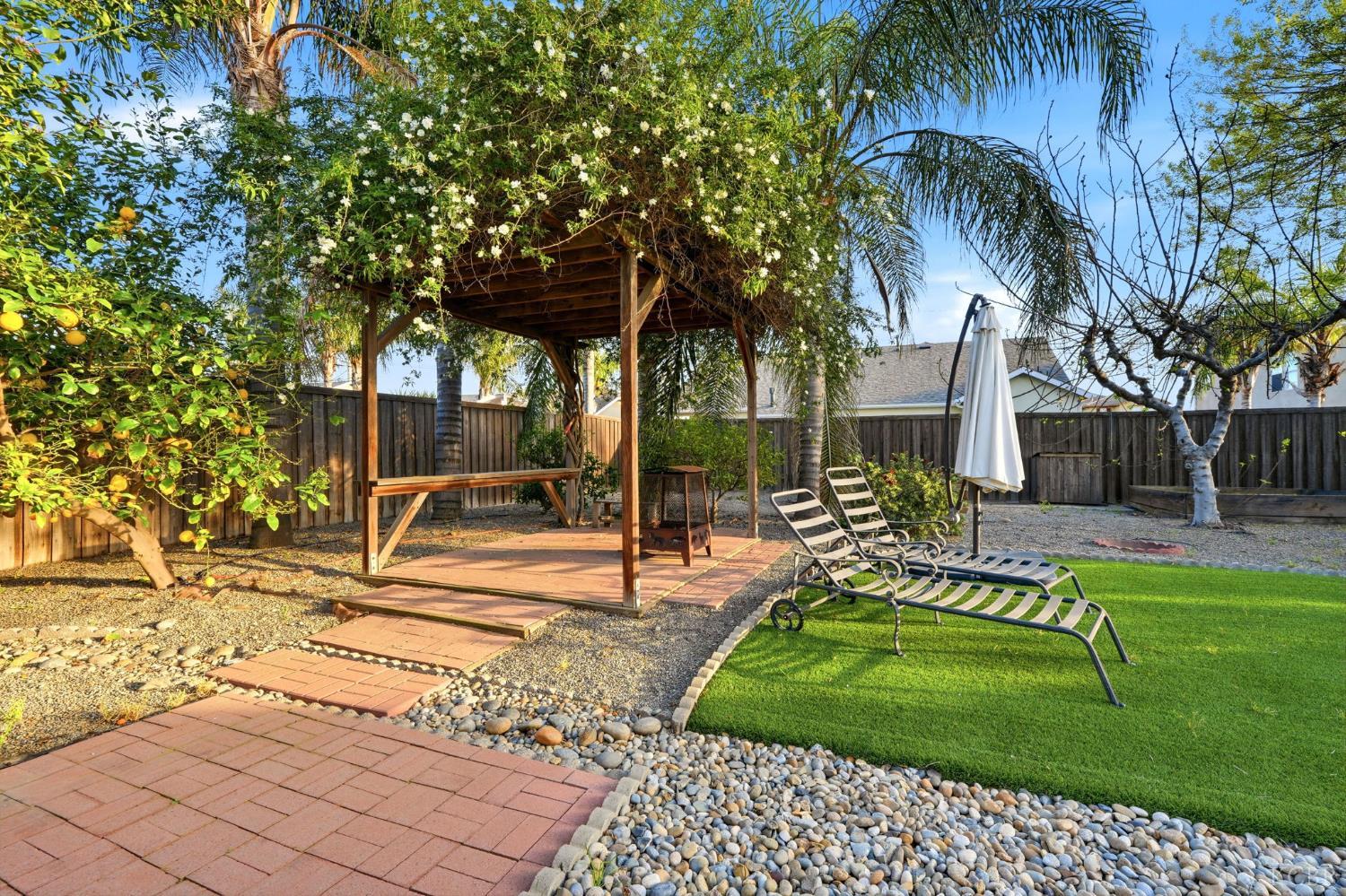 1005 Jubilee Ct, Lemoore, CA 93245