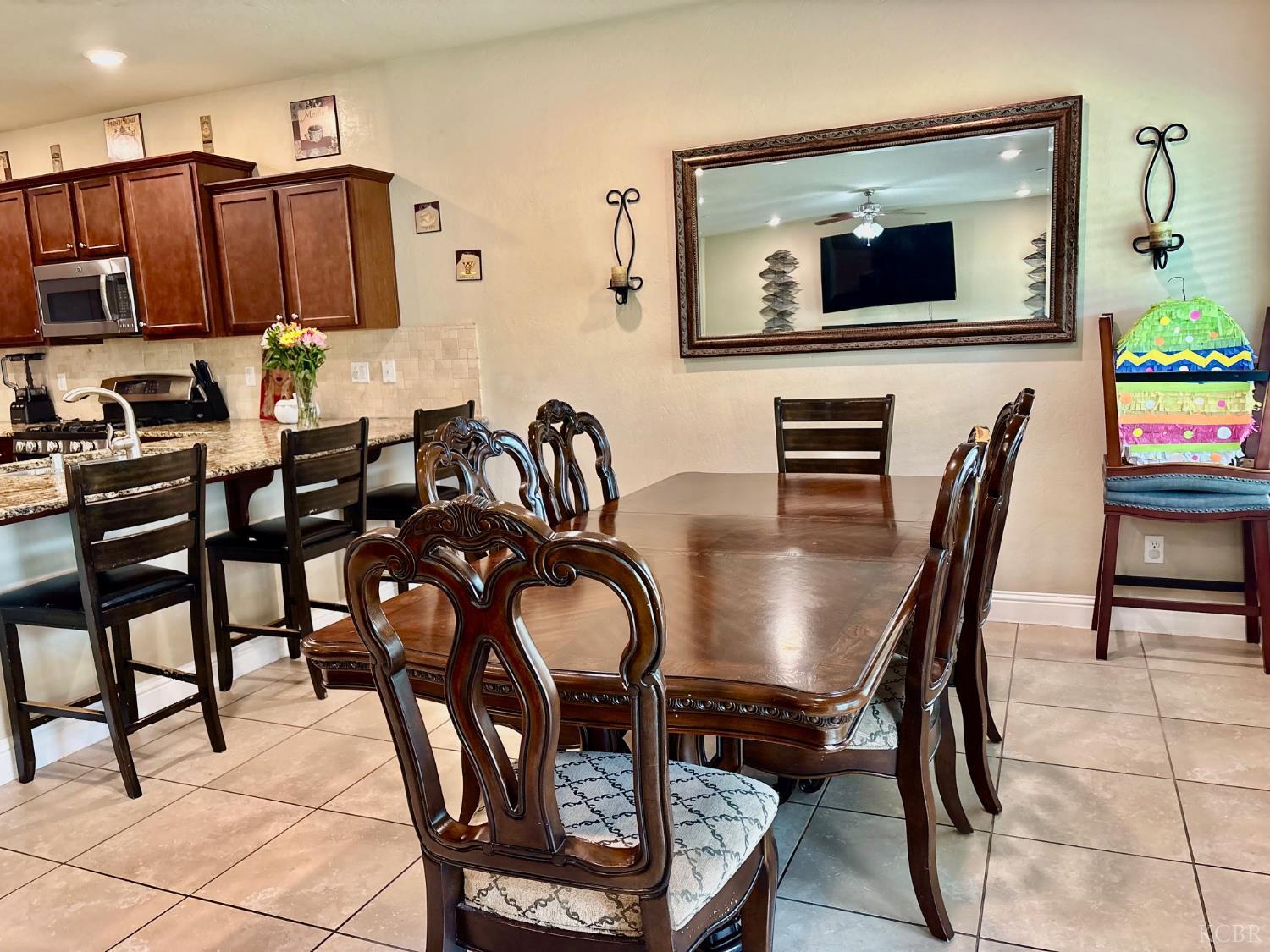 2220 N Shady St, Visalia, CA 93291