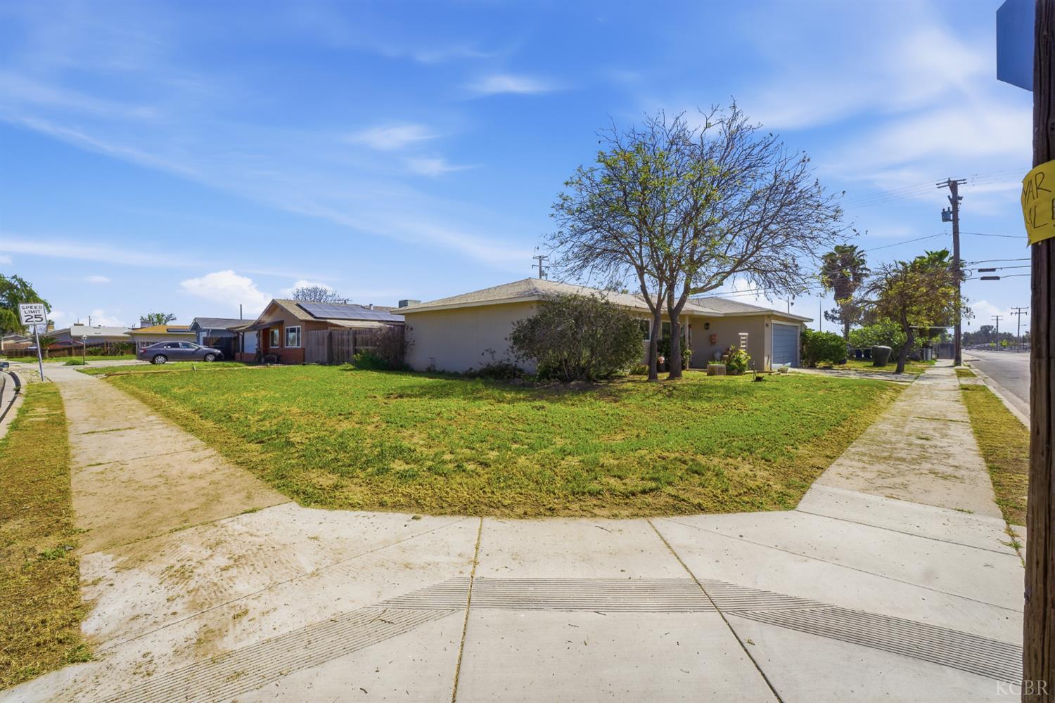 1901 N Kensington Way N, Hanford, CA 93230
