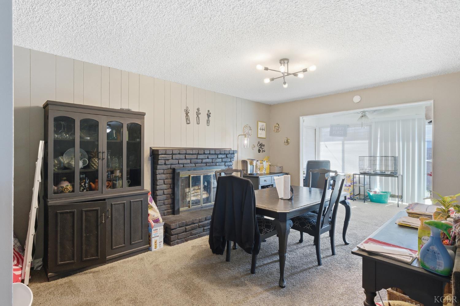 1901 N Kensington Way N, Hanford, CA 93230