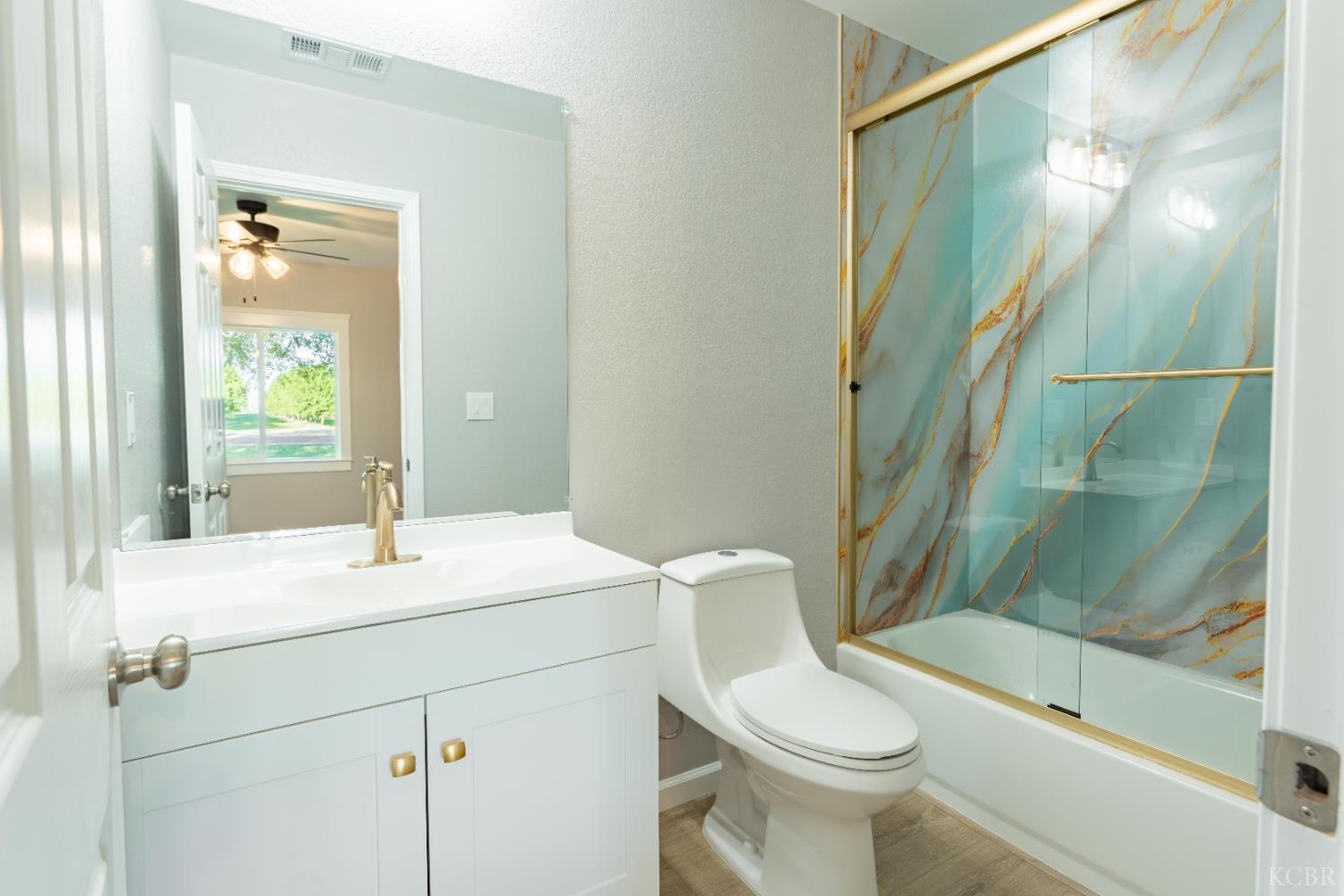 7380 14th Ave, Hanford, CA 93230