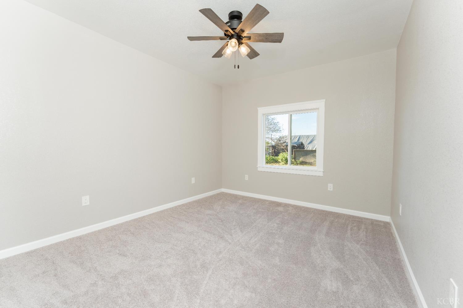 7380 14th Ave, Hanford, CA 93230