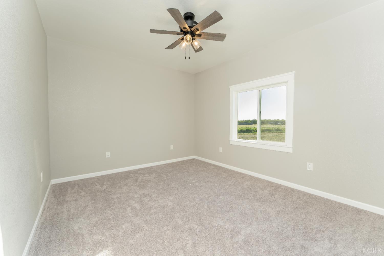 7380 14th Ave, Hanford, CA 93230