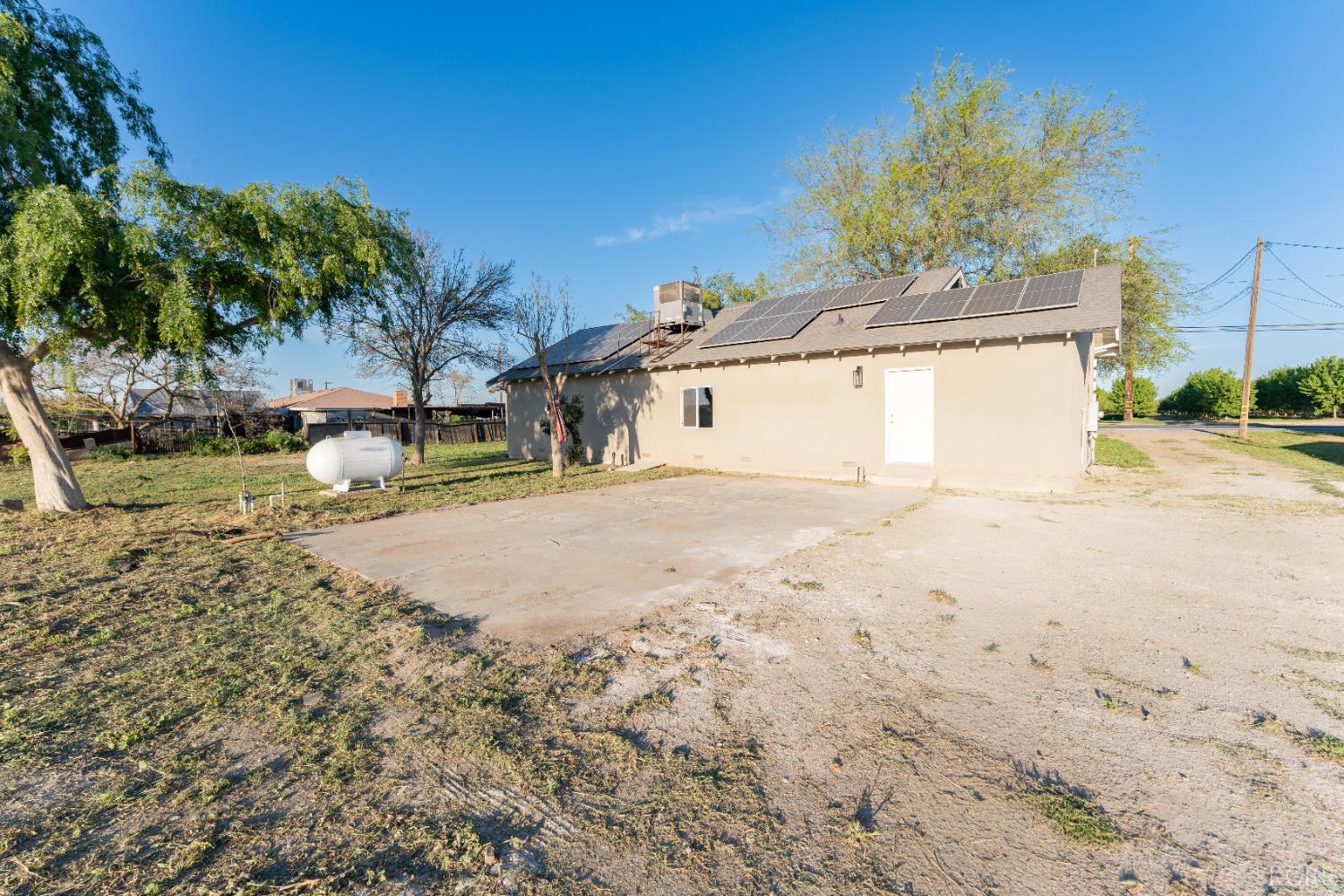 7380 14th Ave, Hanford, CA 93230