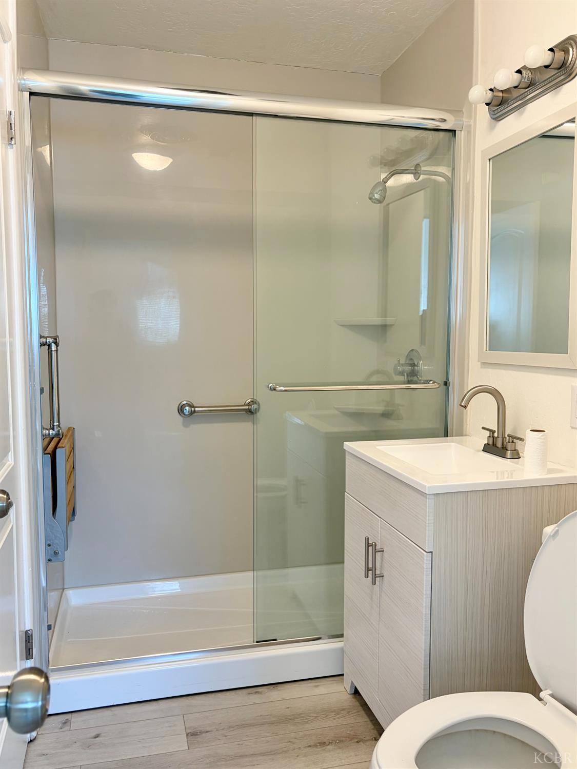 1913 Stratford Way, Hanford, CA 93230