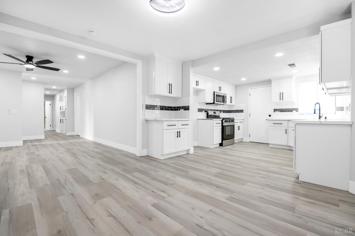 1828 S Hillcrest Dr, Visalia, CA 93292