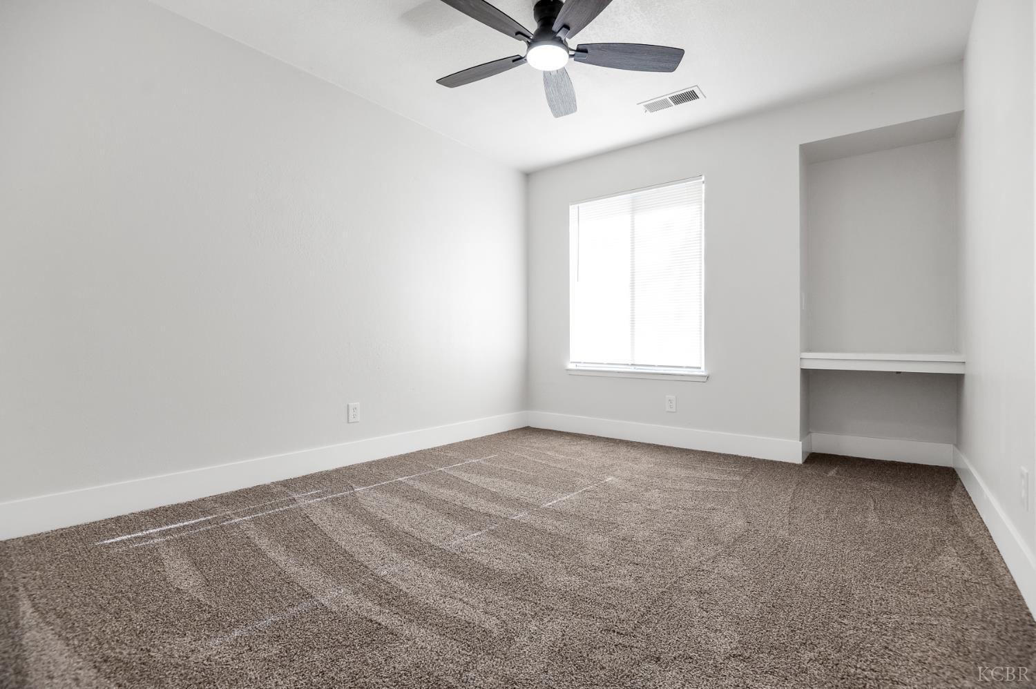 1828 S Hillcrest Dr, Visalia, CA 93292