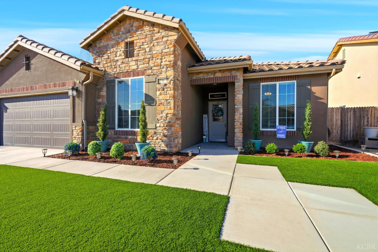 756 Strada St, Lemoore, CA 93245