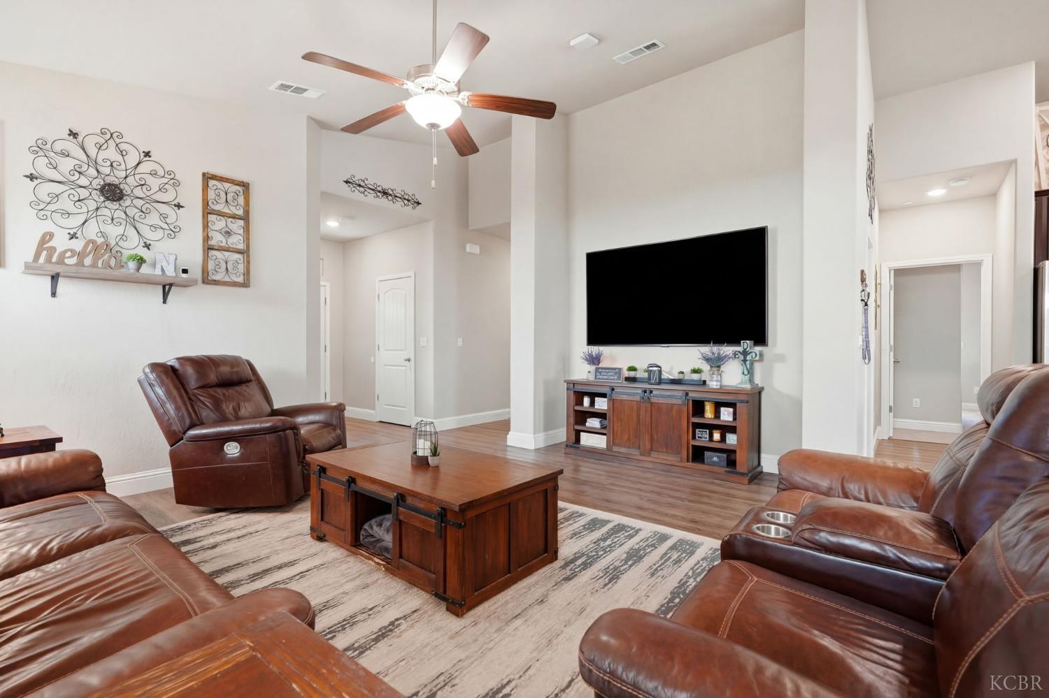 756 Strada St, Lemoore, CA 93245