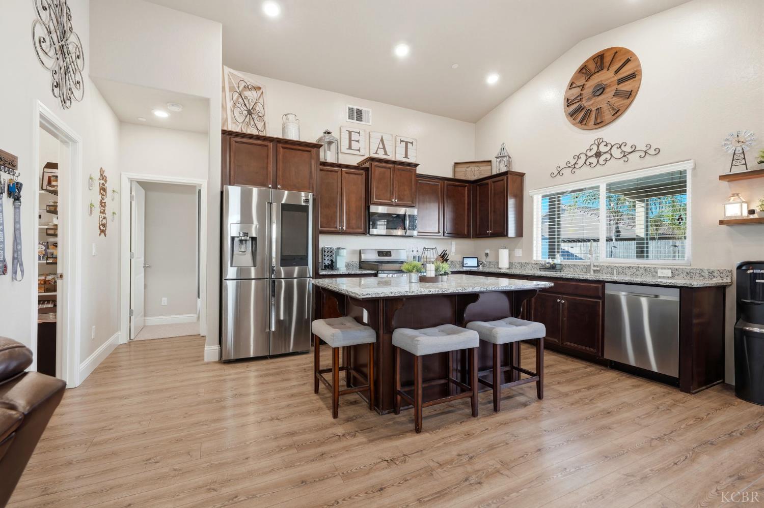 756 Strada St, Lemoore, CA 93245