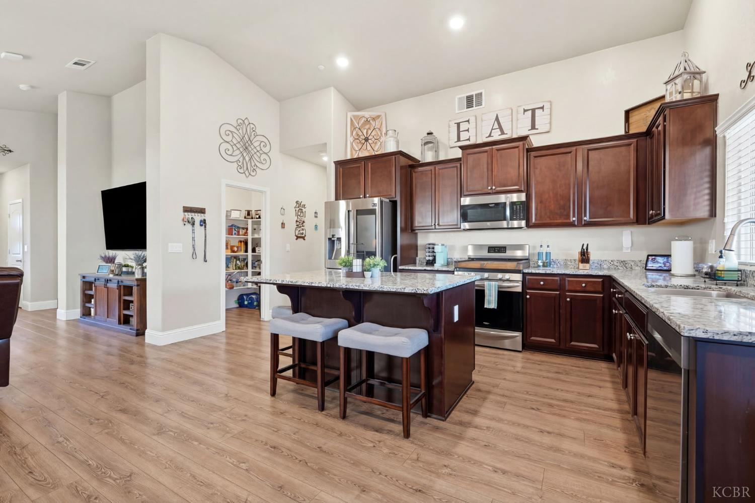 756 Strada St, Lemoore, CA 93245