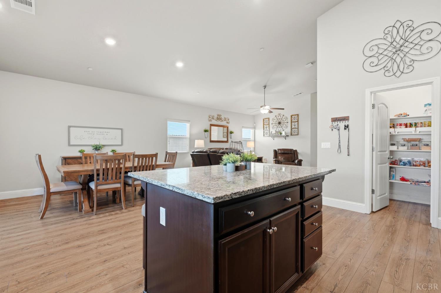 756 Strada St, Lemoore, CA 93245