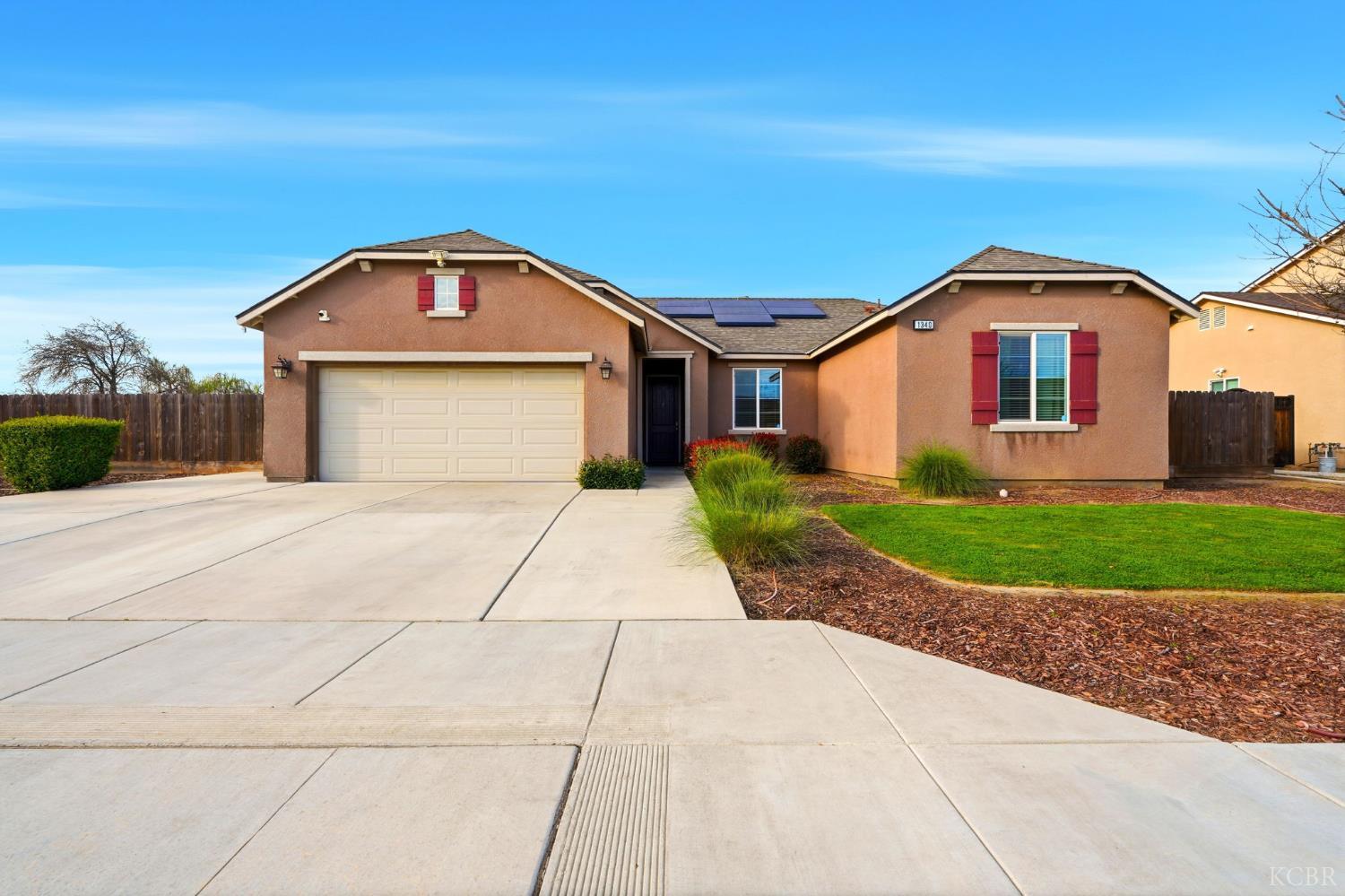 1340 Waterview St, Hanford, CA 93230