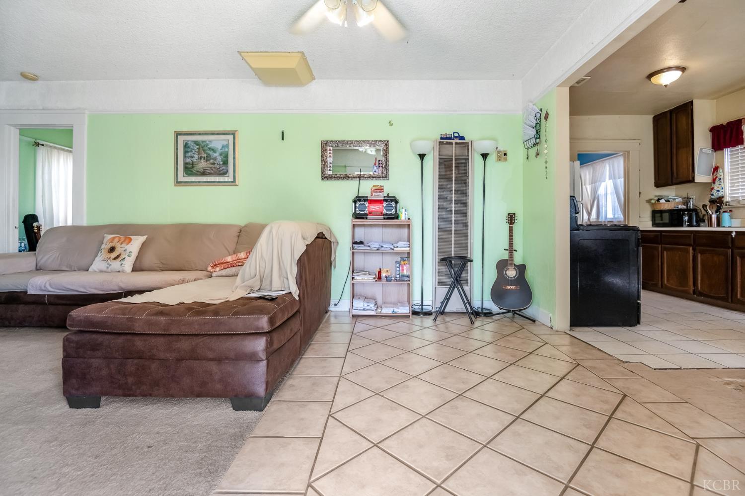 414 W Cameron St, Hanford, CA 93230