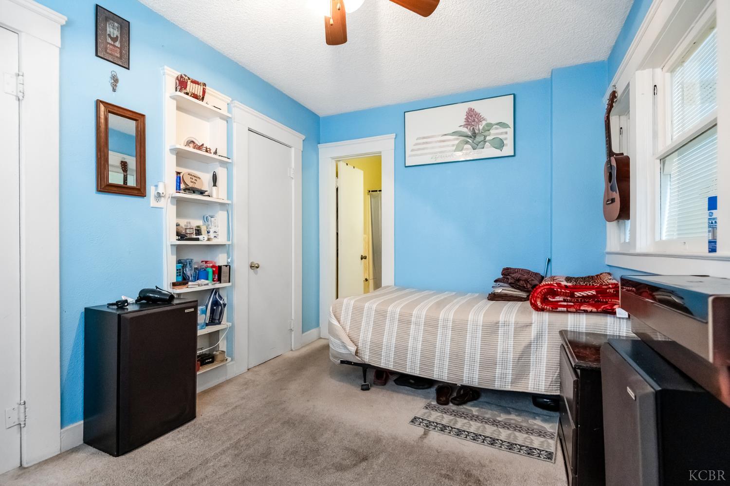 414 W Cameron St, Hanford, CA 93230