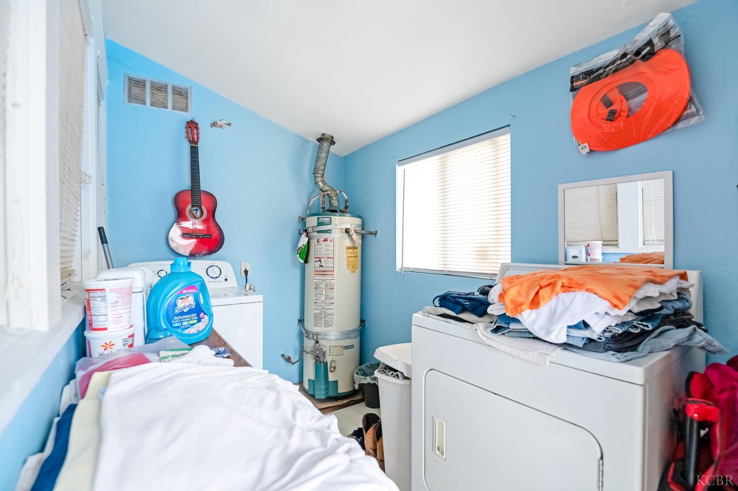 414 W Cameron St, Hanford, CA 93230