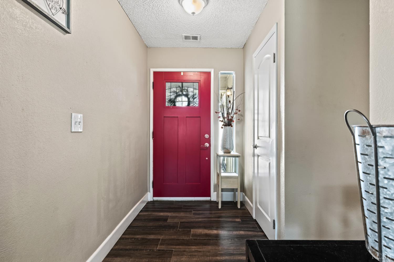 1363 Stanford Pl, Hanford, CA 93230