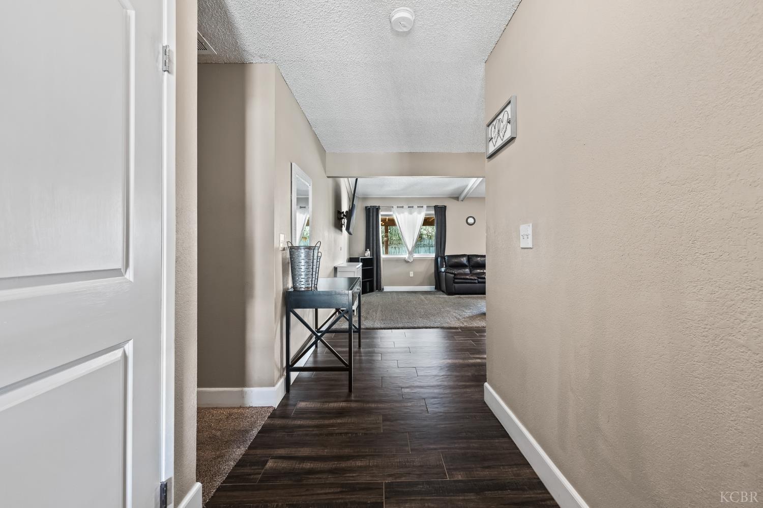 1363 Stanford Pl, Hanford, CA 93230