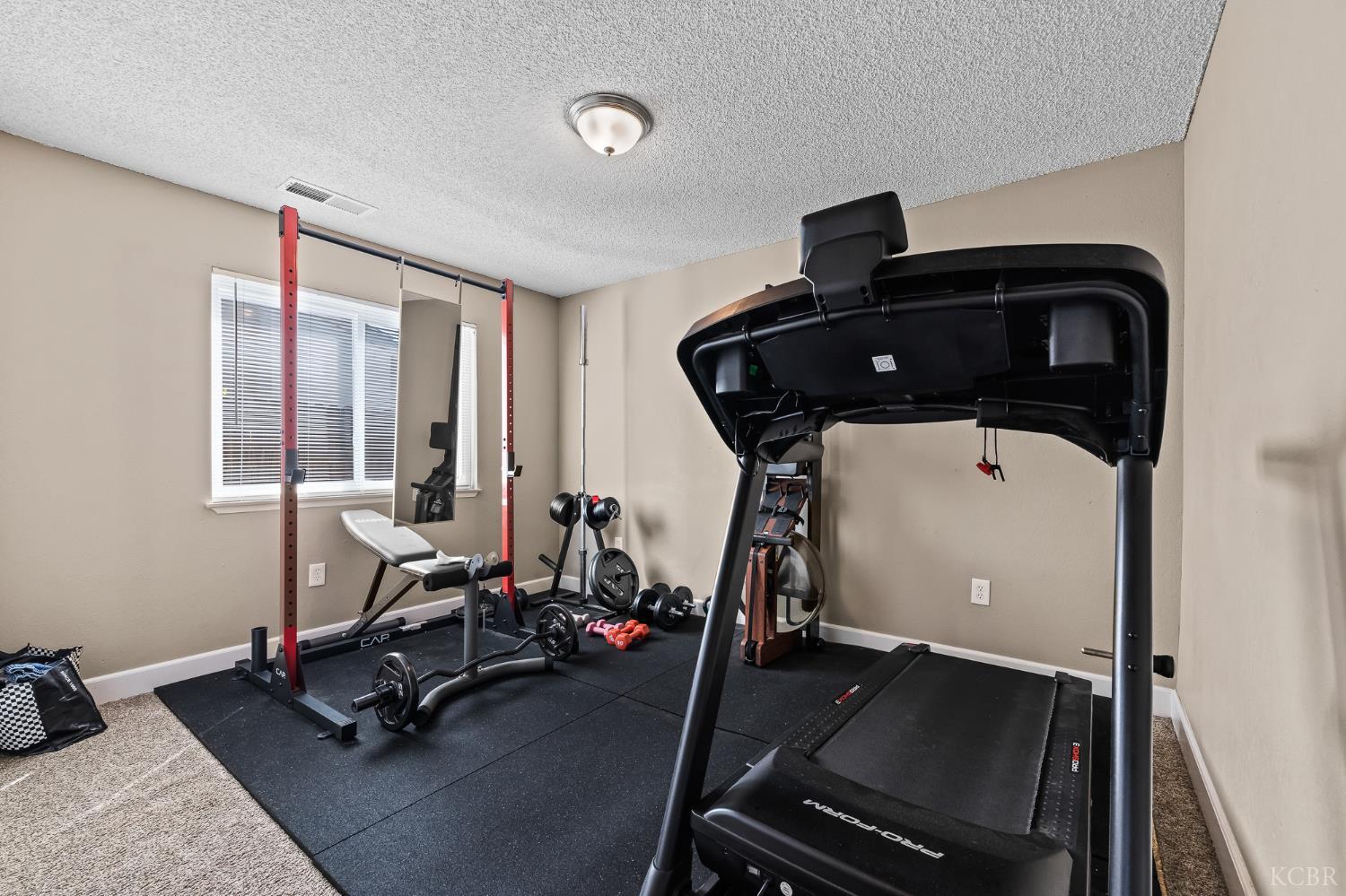 1363 Stanford Pl, Hanford, CA 93230