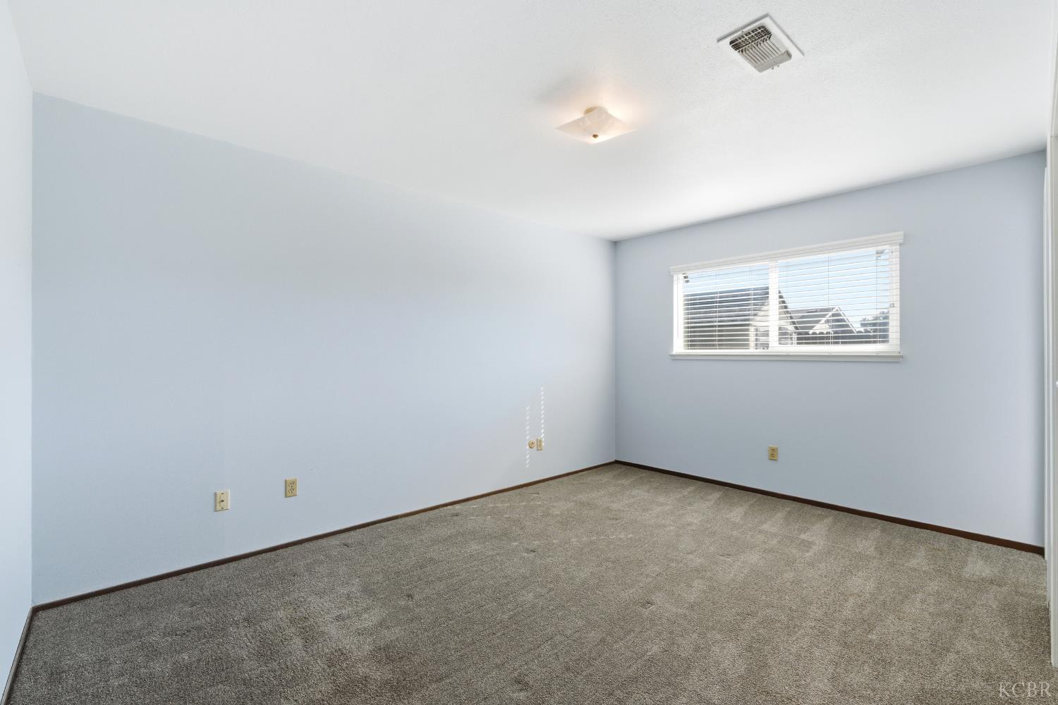 1165 S 12th Ave, Hanford, CA 93230