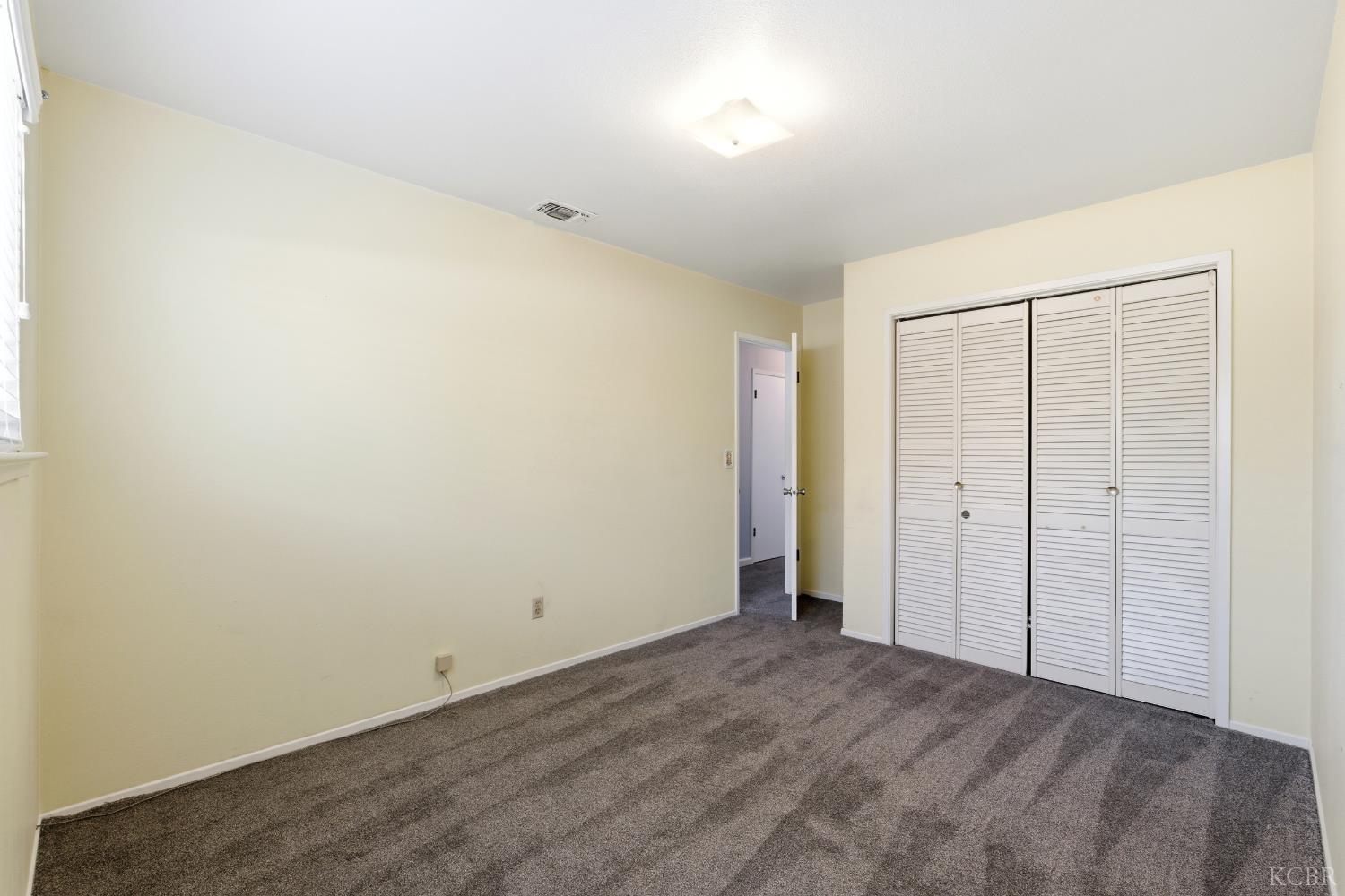 1165 S 12th Ave, Hanford, CA 93230