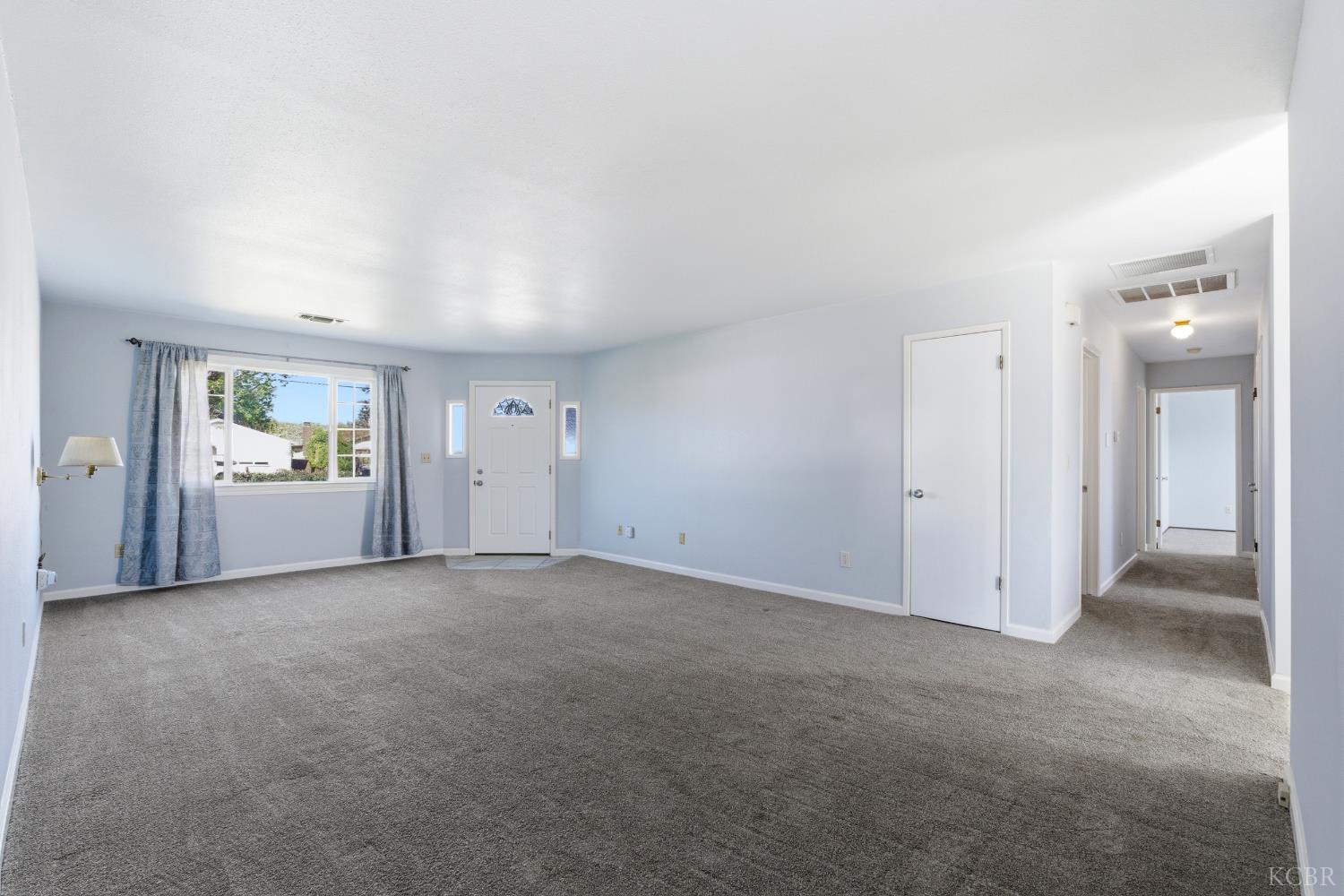 1165 S 12th Ave, Hanford, CA 93230