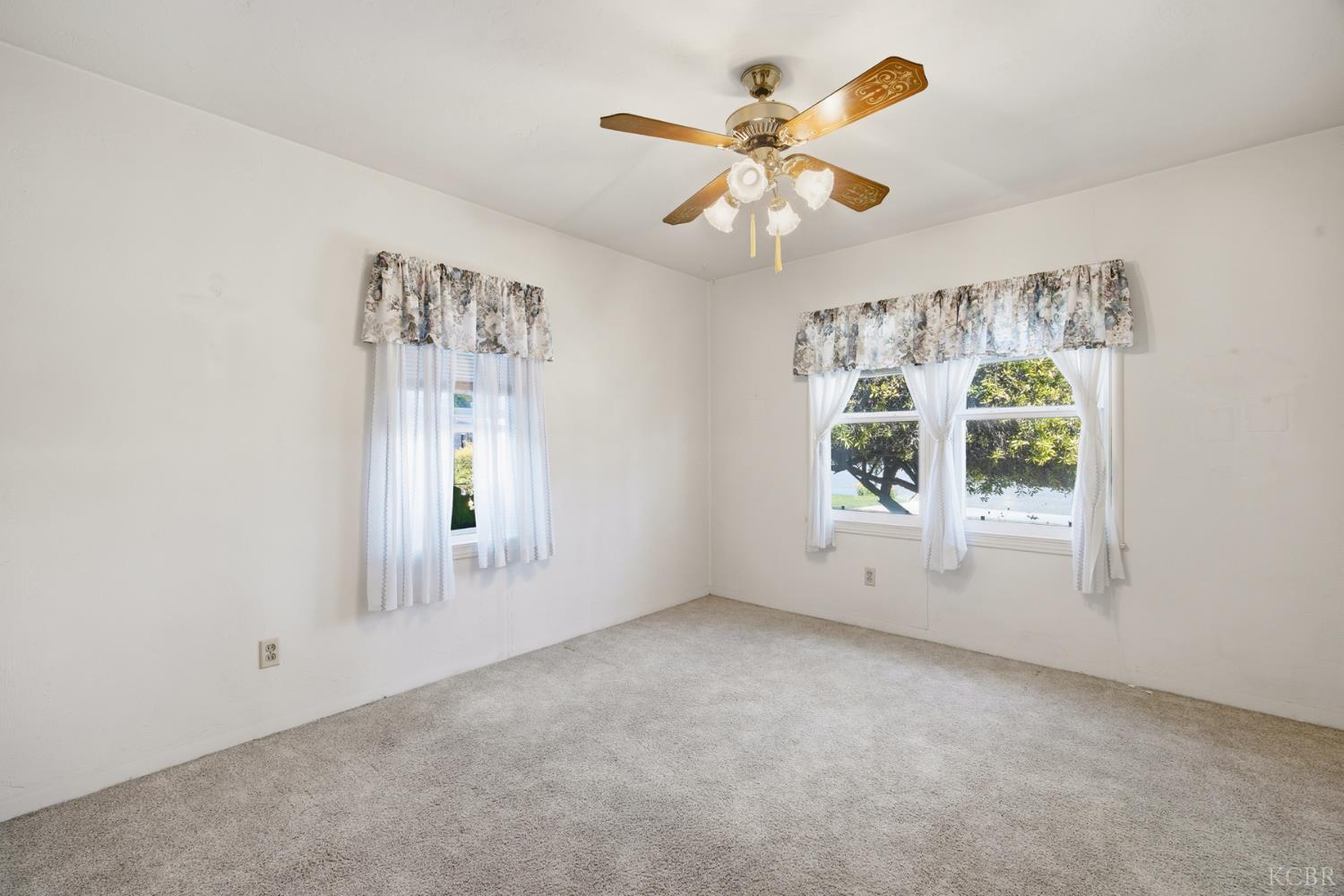 2080 McKinley Ave, Hanford, CA 93230