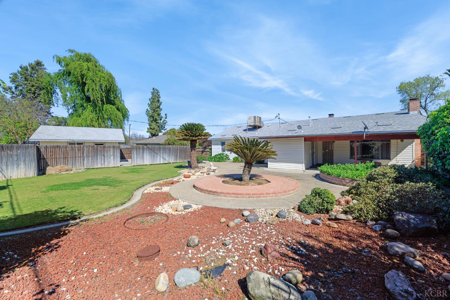 2080 McKinley Ave, Hanford, CA 93230