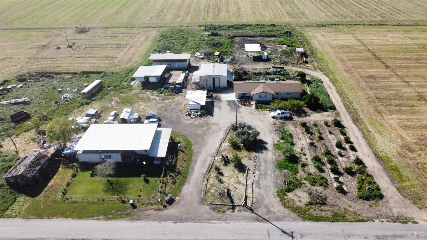 875 W Laguna Ave, Riverdale, CA 93656