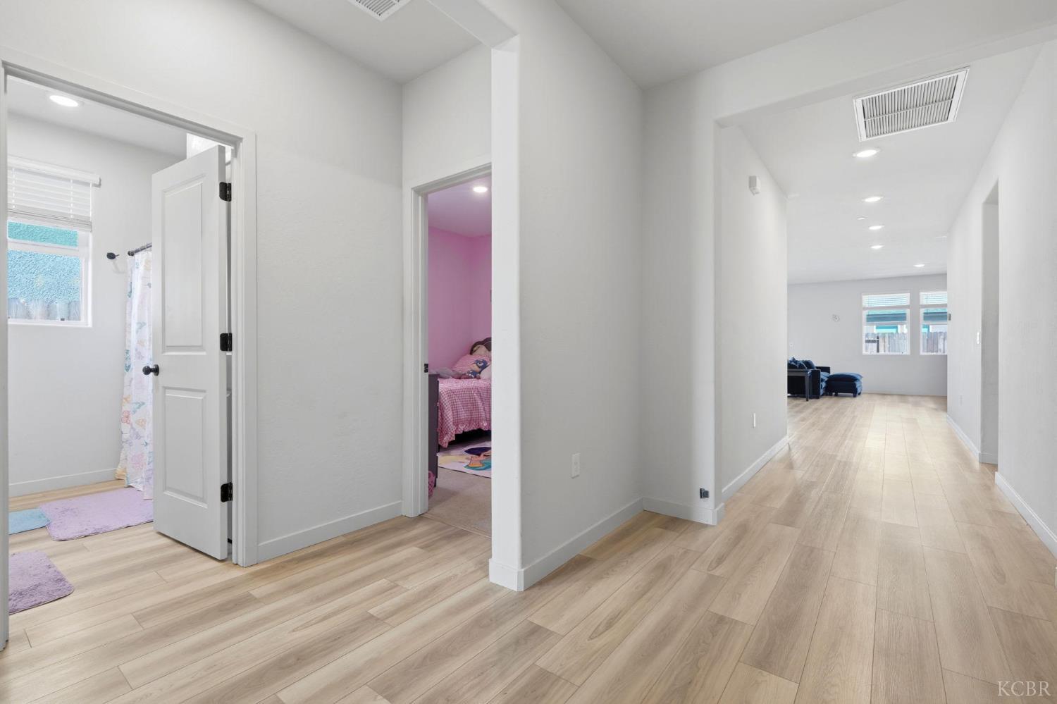 1834 W Twilight St, Hanford, CA 93230