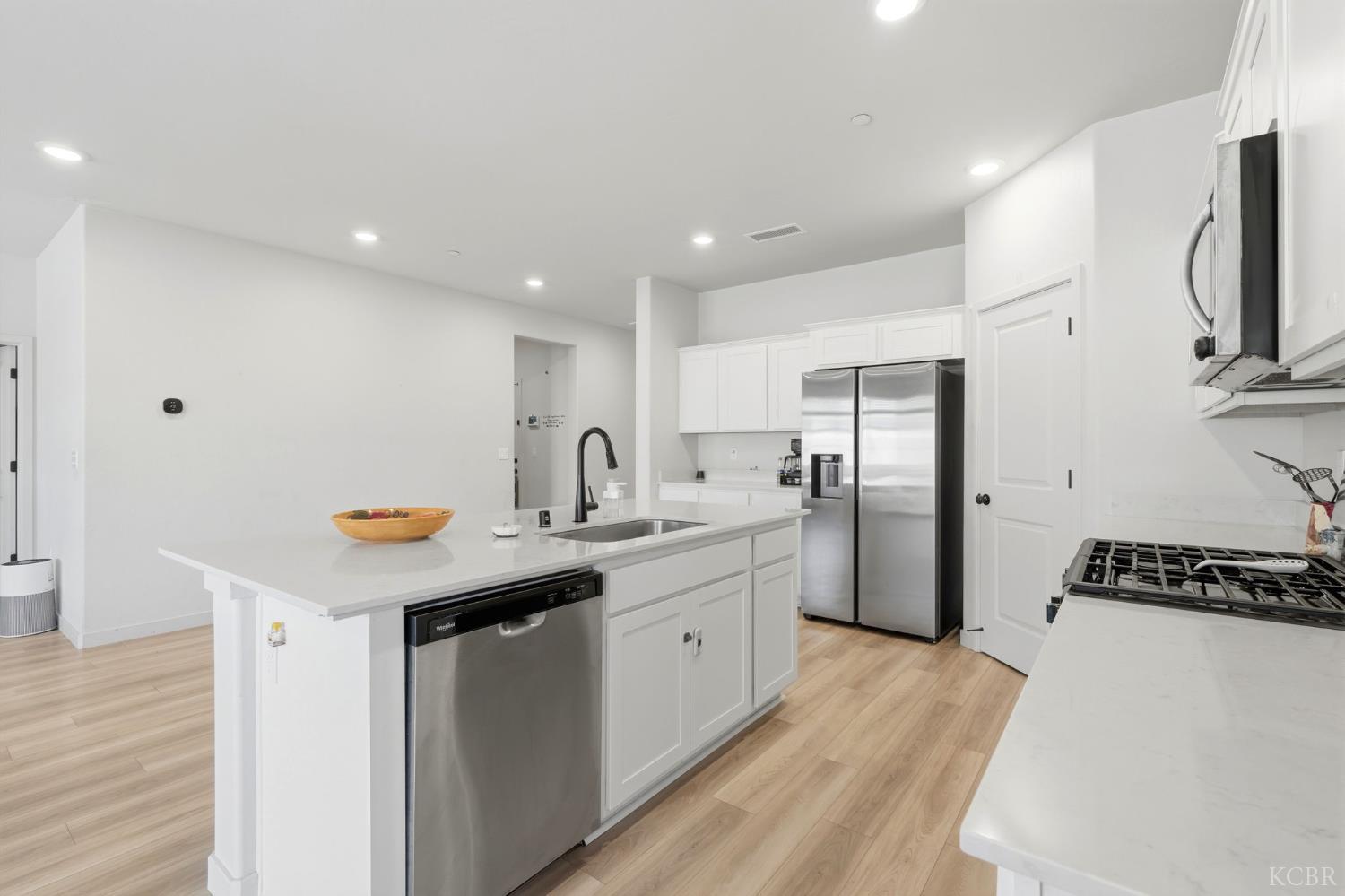 1834 W Twilight St, Hanford, CA 93230