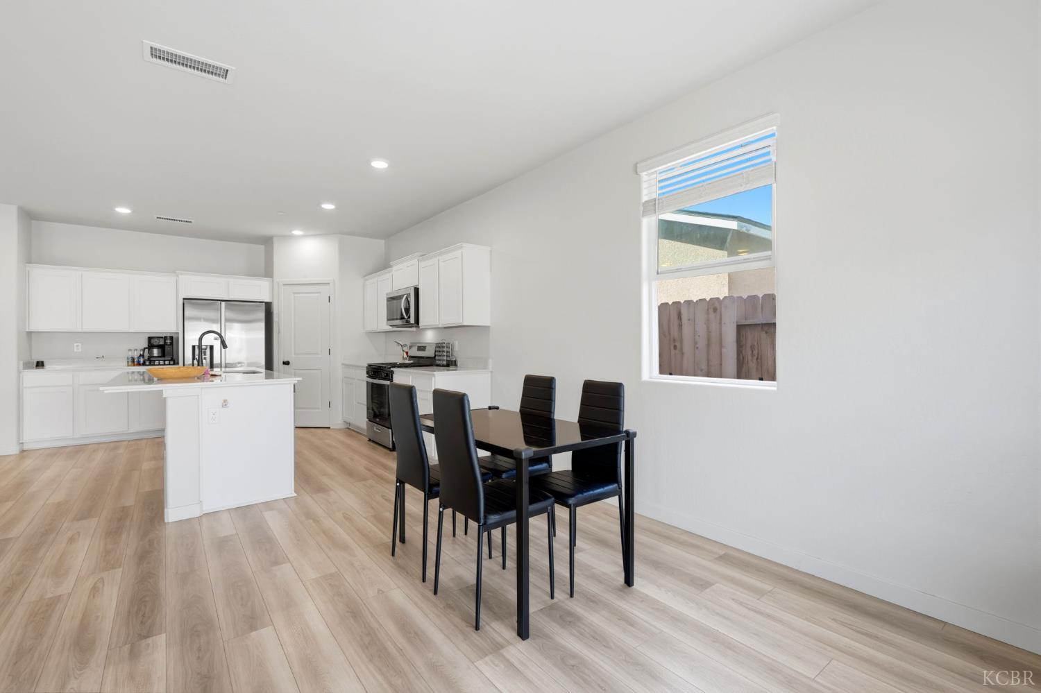 1834 W Twilight St, Hanford, CA 93230