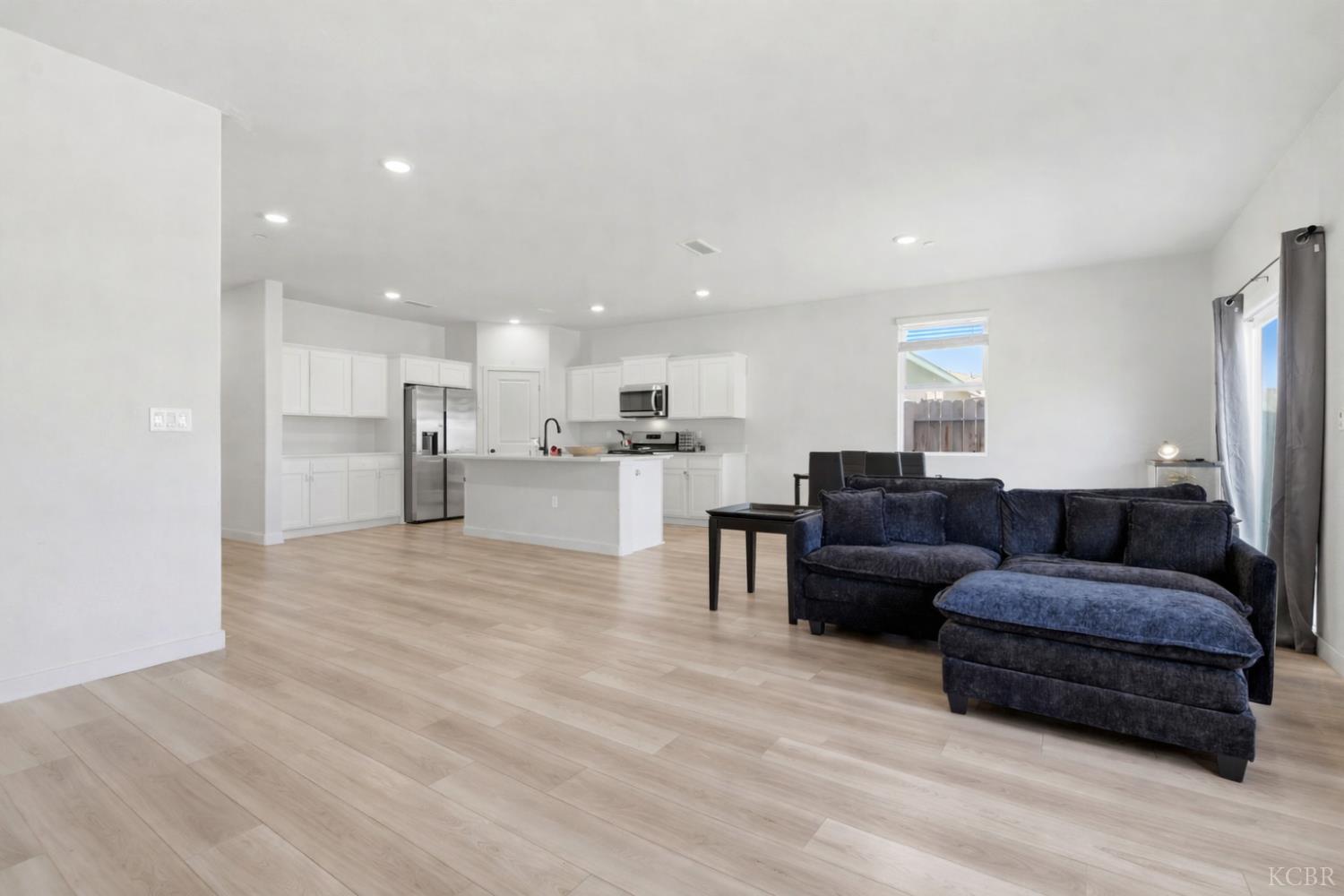 1834 W Twilight St, Hanford, CA 93230